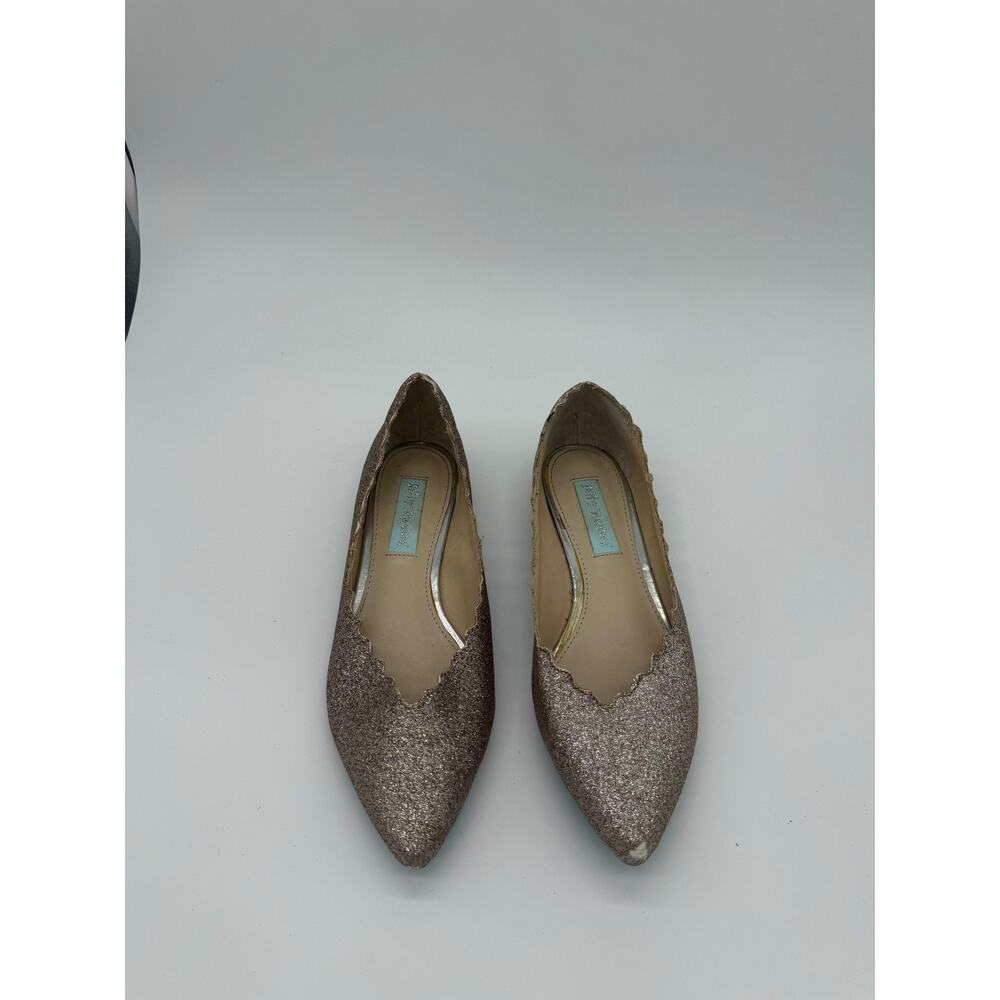 Betsey Johnson SB-CAKE Shoes Womens Size 6.5 Gold Glitter Flats Dressy - Picture 2 of 13